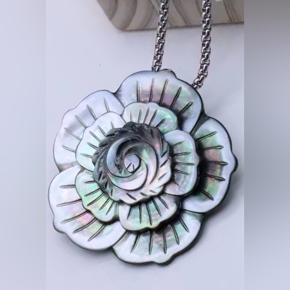 “Rose of the Ocean” Abalone Seashell Carved Iridescent Flower Brooch or Necklace - Picture 9 of 16